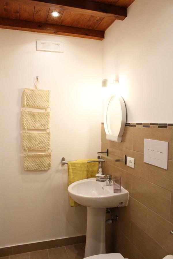 Il Giardino Di Laura Private Rooms 몬델로 외부 사진